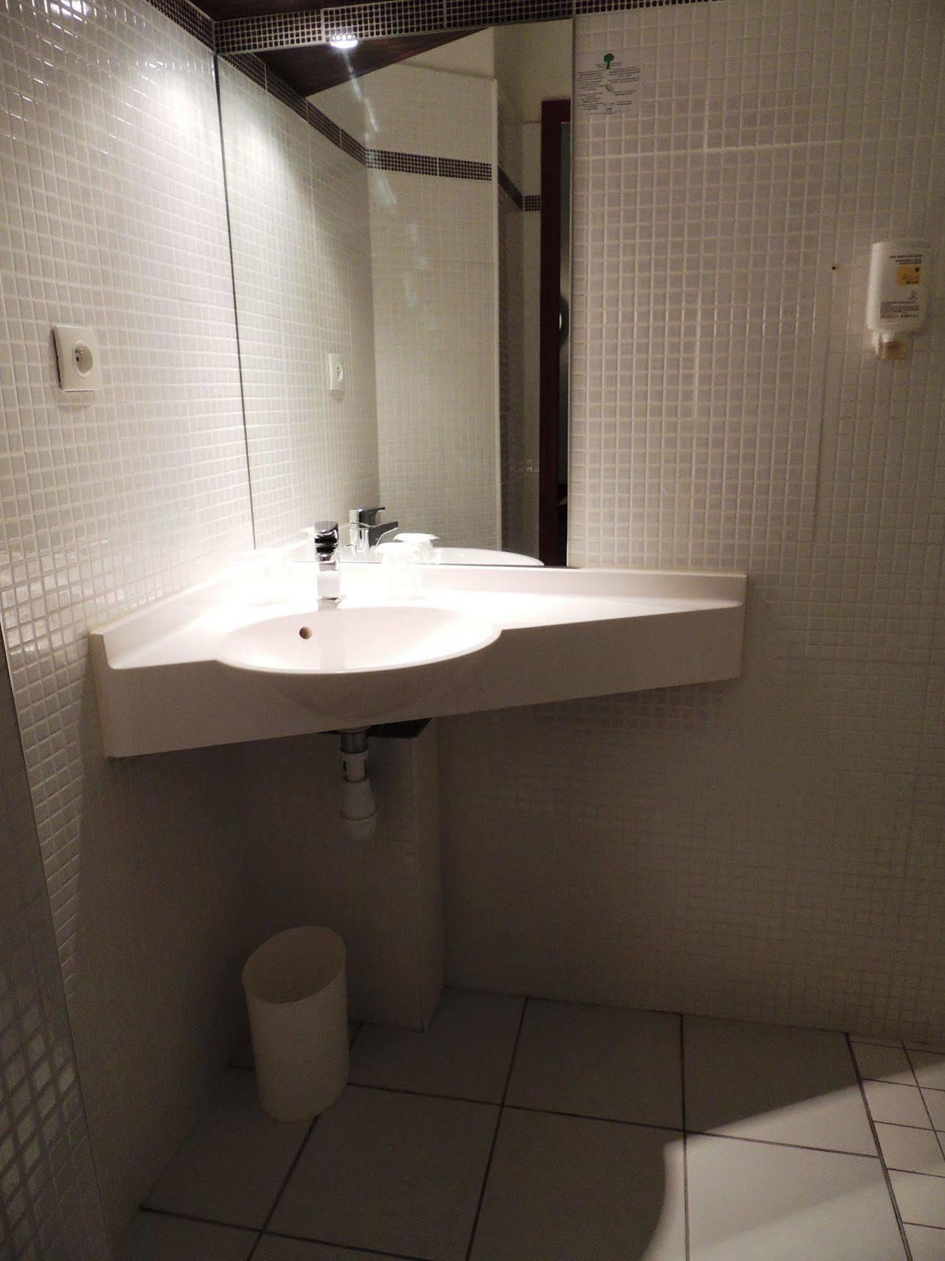 The Originals City, Hotel Novella Confort, Nantes Est Carquefou Kültér fotó