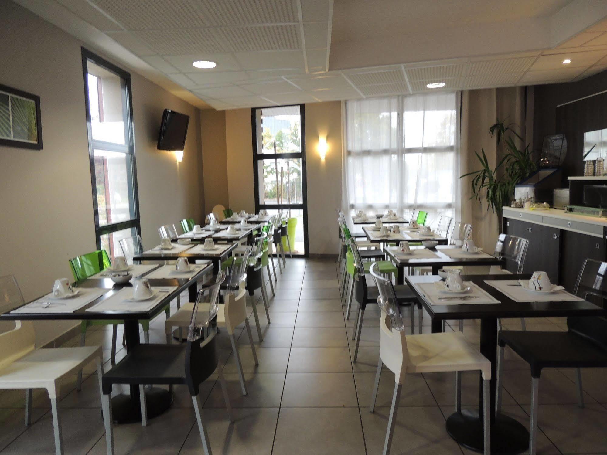 The Originals City, Hotel Novella Confort, Nantes Est Carquefou Kültér fotó